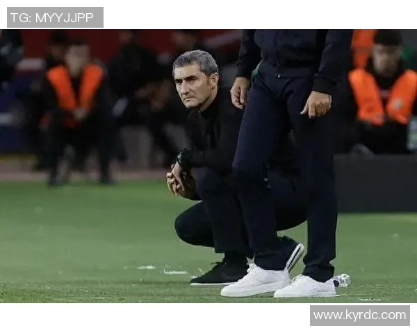 韦德与足球巨星亲切会面交流,共同探讨运动员的职业生涯与成长故事