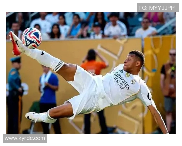 昔日足球巨星发胖变化大 体型逆袭引发球迷热议